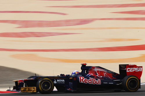 Daniel Ricciardo exprime su STR7 en carrera