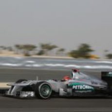 Michael Schumacher exprime su W03 en Sakhir