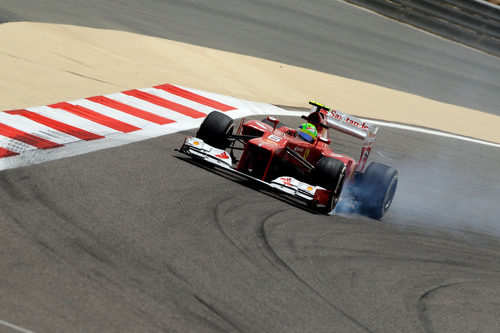 Felipe Massa se pasa de frenada con su Ferrari