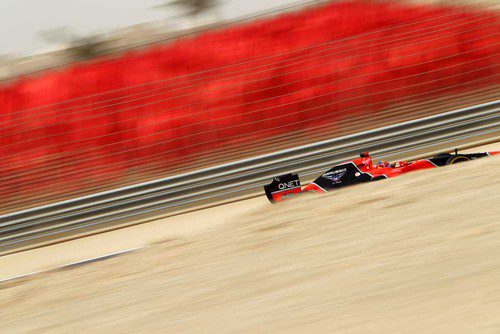 Timo Glock rueda en Baréin