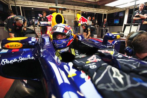 Mark Webber sentado en el RB8 en Mugello