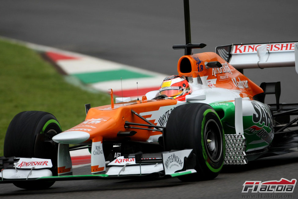 Jules Bianchi rueda en Mugello con el VJM05