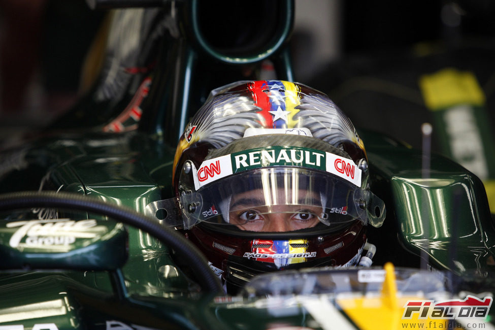 Rodolfo González sentado en el Caterham en Mugello