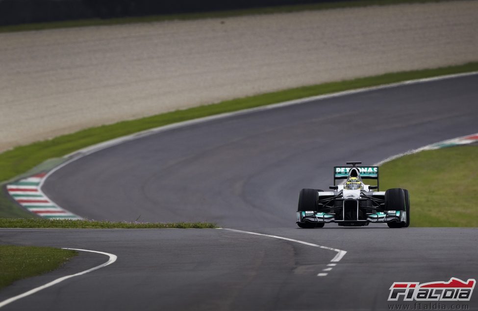 Nico Rosberg rueda en los test de Mugello