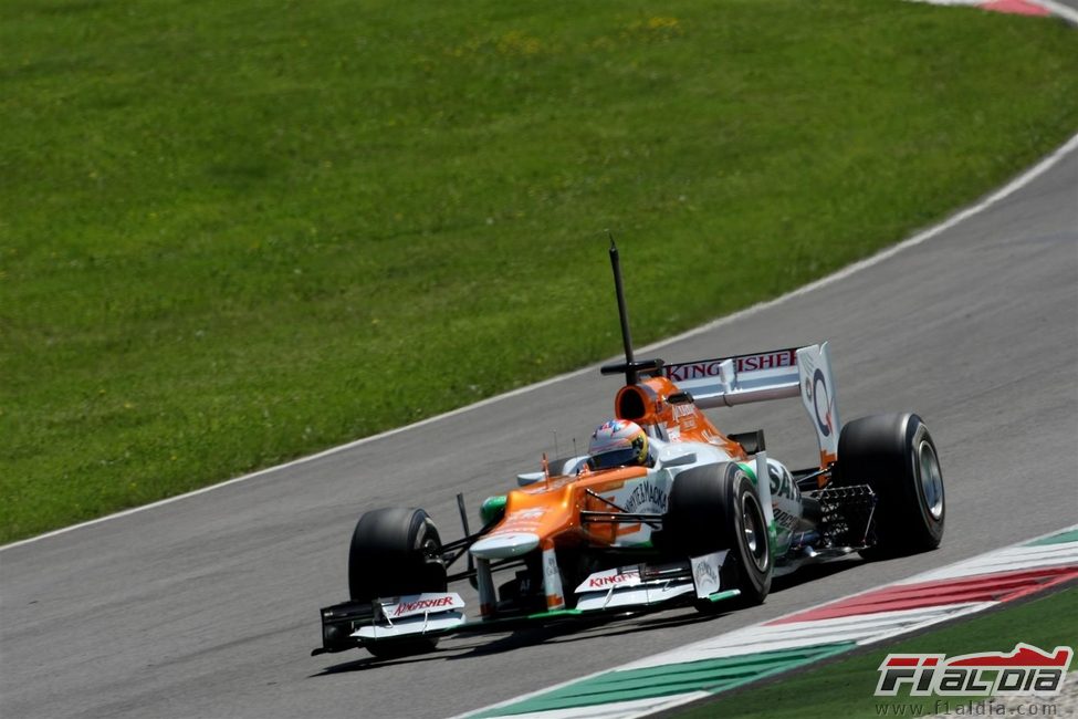 Paul di Resta rueda en el segundos día de test en Mugello