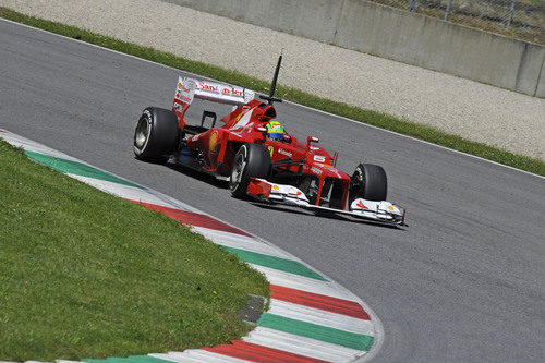 Felipe Massa rueda durante su único día de test en Mugello