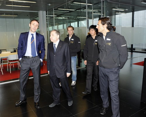 El director general Saúl Ruiz de Marcos junto a Jean Todt