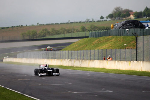 Valtteri Bottas pasa por la recta de meta en Mugello