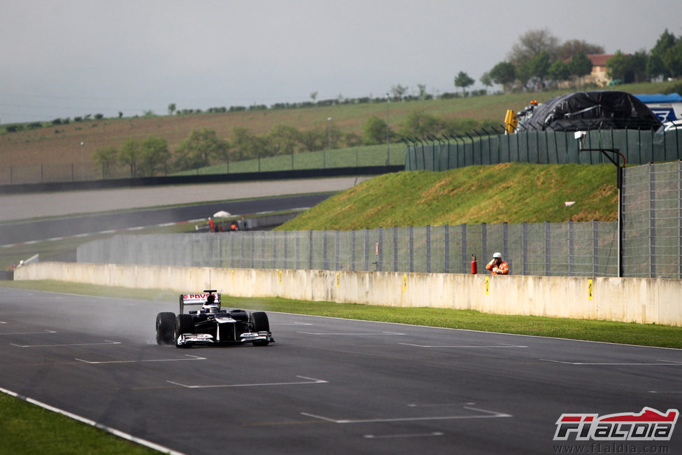 Valtteri Bottas pasa por la recta de meta en Mugello