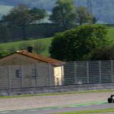 Charles Pic rueda en los test de Mugello