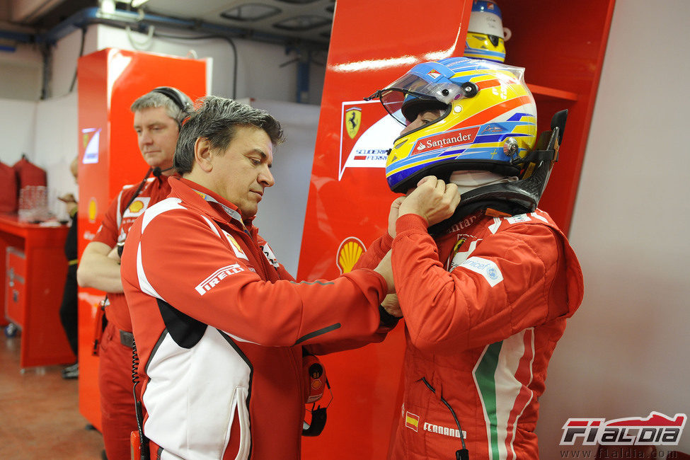 Fernando Alonso preparado para subirse al F2012