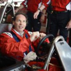 Jacques Villeneuve sentado en el 312 T4 de su padre