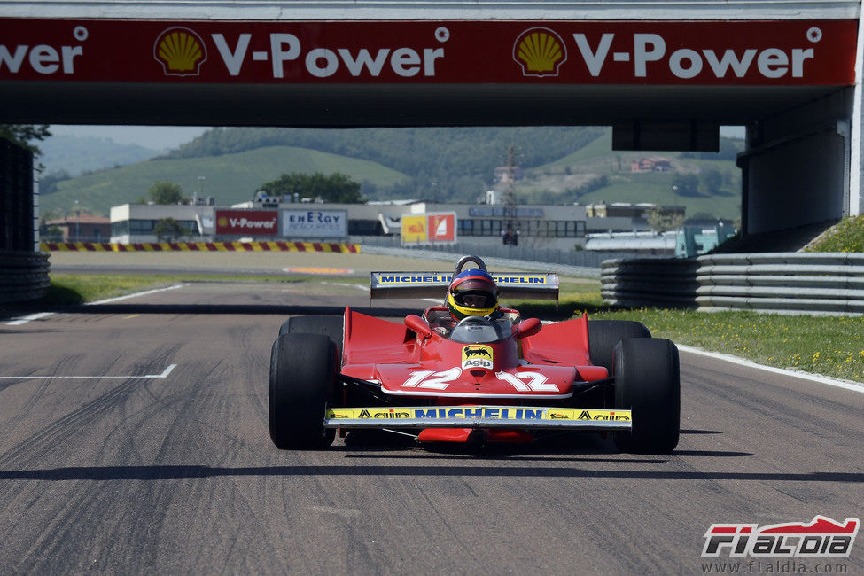 Jacques Villeneuve en el Ferrari de Gilles