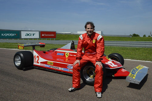 Jacques Villeneuve y el Ferrari 312 T4 de 1979