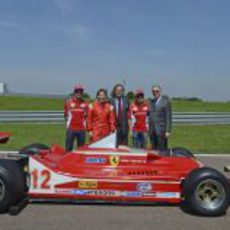 Alonso, Villeneuve, Di Montezemolo, Massa y Ferrari junto al 312 T4