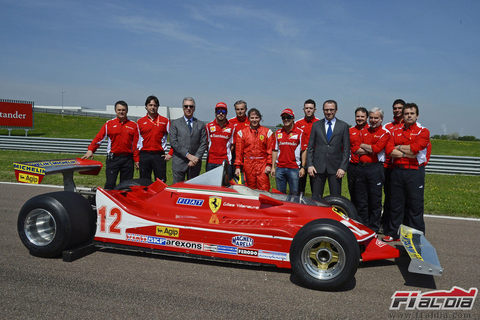 Foto de familia con el 312 T4 en Fiorano