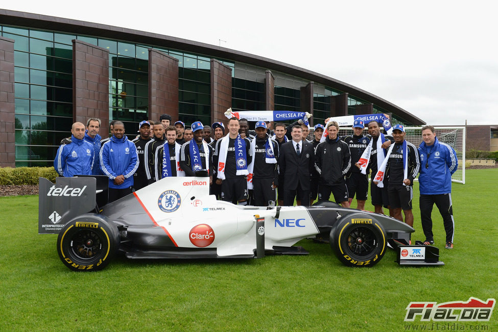 El Chelsea FC junto al Sauber en Cobham, Londres