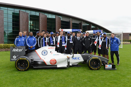 El Chelsea FC junto al Sauber en Cobham, Londres