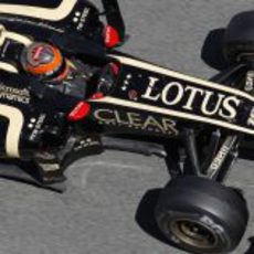 Romain Grosjean a bordo del Lotus E20 en el GP de España 2012