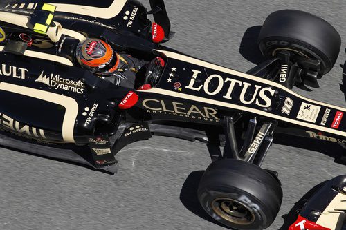 Romain Grosjean a bordo del Lotus E20 en el GP de España 2012