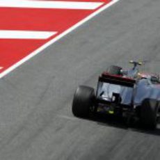 Vista trasera del McLaren de Lewis Hamilton