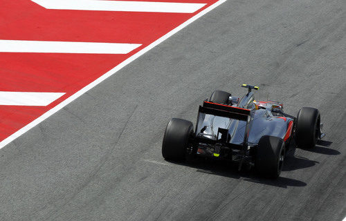 Vista trasera del McLaren de Lewis Hamilton