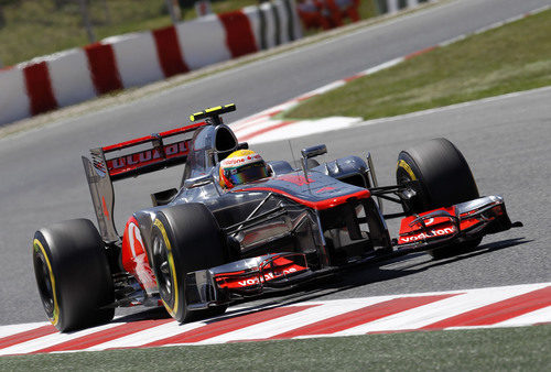 Vista frontal del McLaren de Lewis Hamilton