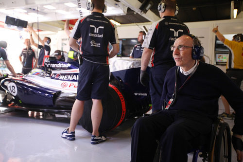 Frank Williams estuvo en el garaje de su equipo este sábado