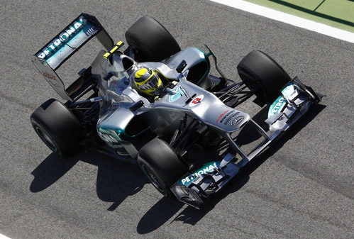 Nico Rosberg prueba las mejoras del W03 en carrera