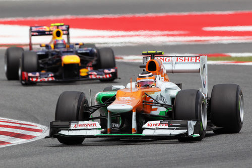 Nico Hülkenberg perseguido por Mark Webber en el Gran Premio de España 2012