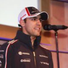 Pastor Maldonado habla en la sede de Williams