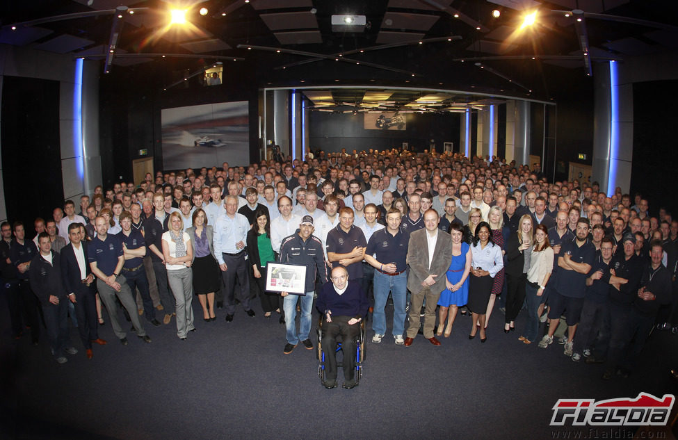 Foto de familia en la sede de Williams