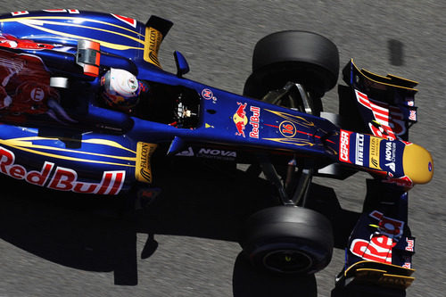Daniel Ricciardo prueba las mejoras en el STR7