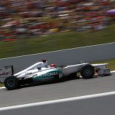 Michael Schumacher exprime su W03 en clasificación