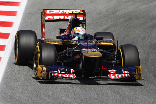 Jean-Eric Vergne a los mandos del STR7 en Montmeló