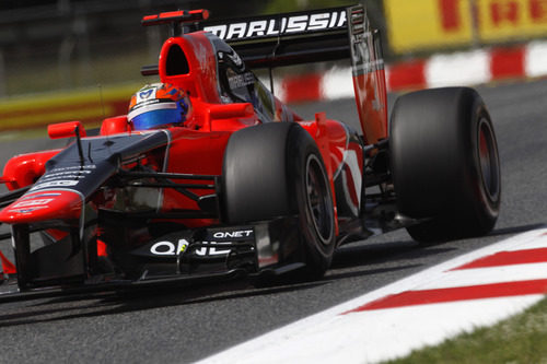 Timo Glock rueda sobre el asfalto de Montmeló