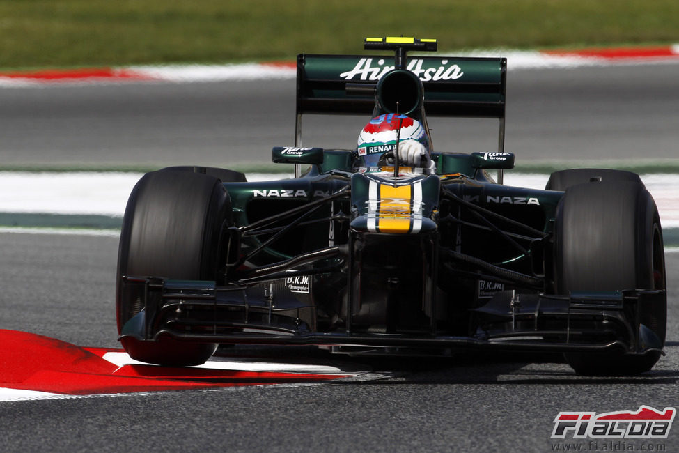 Vitaly Petrov durante la Q1 en Barcelona