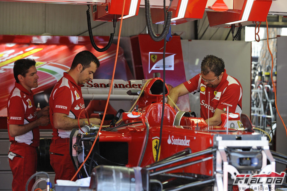 Trabajo en el box de Ferrari en Mónaco