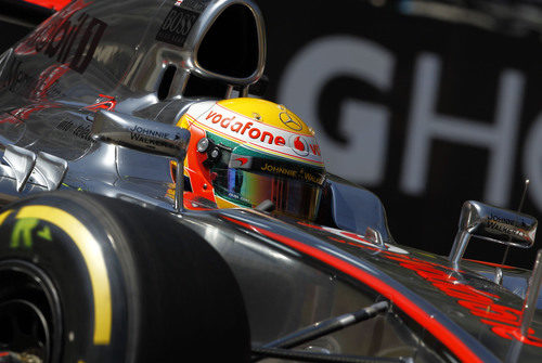 Primer plano de Lewis Hamilton rodando en Mónaco