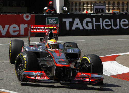 Lewis Hamilton rueda en el circuito de Mónaco