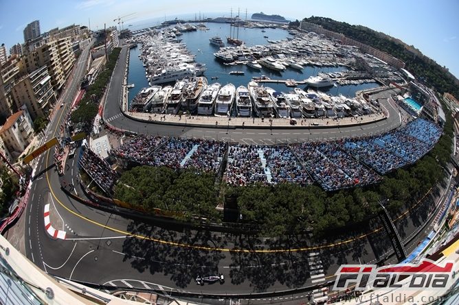 Pastor Maldonado rueda con el FW34 en Mónaco