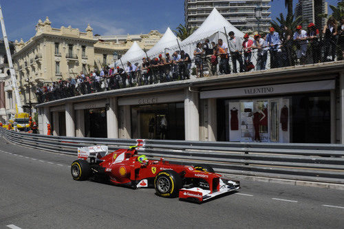 Felipe Massa rueda en los libres del GP de Mónaco