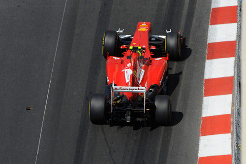 Felipe Massa completa una vuelta en Montecarlo