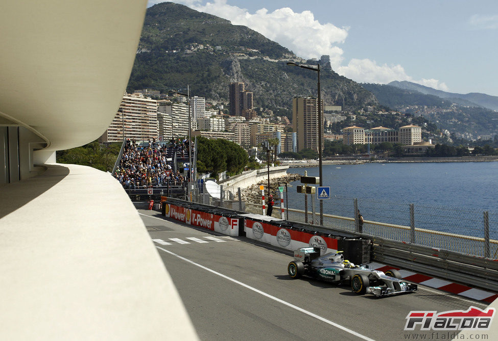 Nico Rosberg conduce su W03 en Mónaco