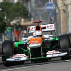 Paul di Resta empuja su VJM05 en Mónaco