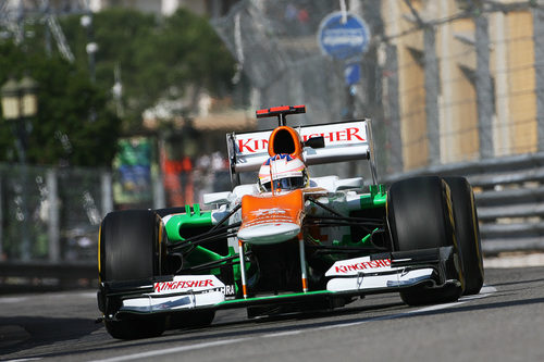 Paul di Resta empuja su VJM05 en Mónaco