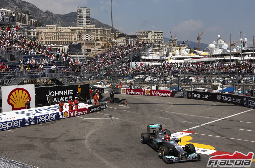 Michael Schumacher camino del mejor tiempo en Mónaco 2012