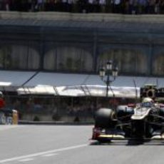 Romain Grosjean rueda durante los Libres 3 en Mónaco