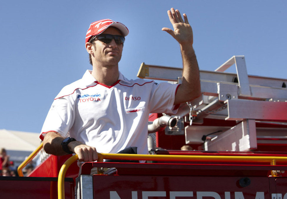 Trulli saluda al público