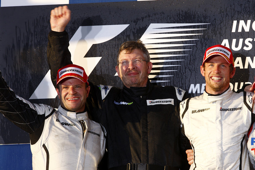 Barrichello, Brawn y Button en el podio